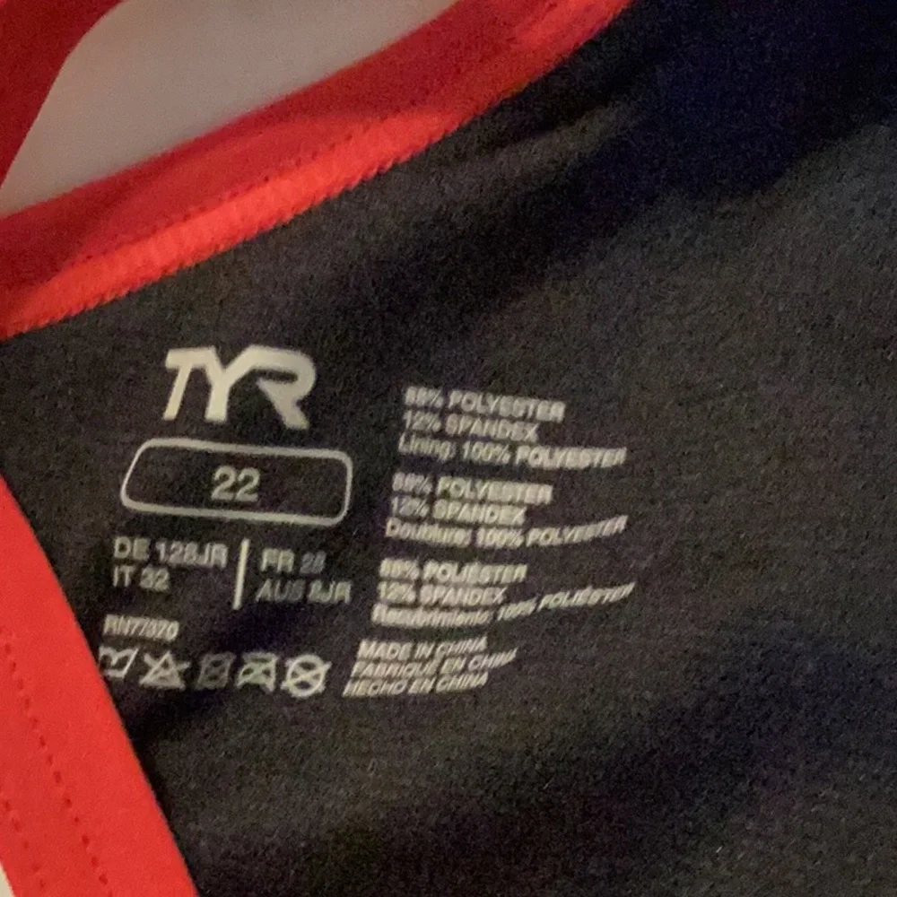 TYR Girls Durafast Lite Diamondfit Swimsuit Electro Red One Piece Size 22 DELT7Y